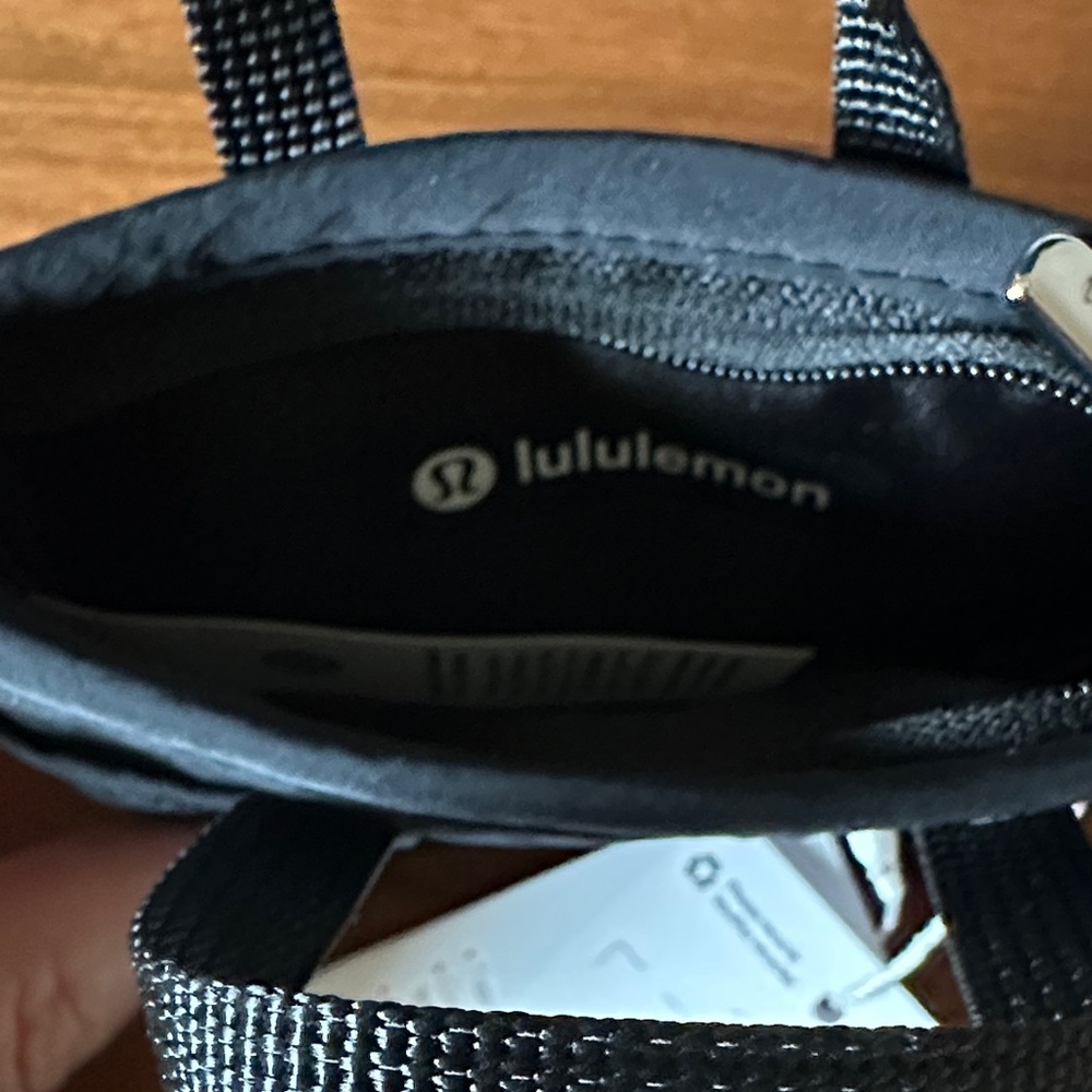 lululemon athletica Black Mini Tote Keychain Pouch - Picture 6 of 8
